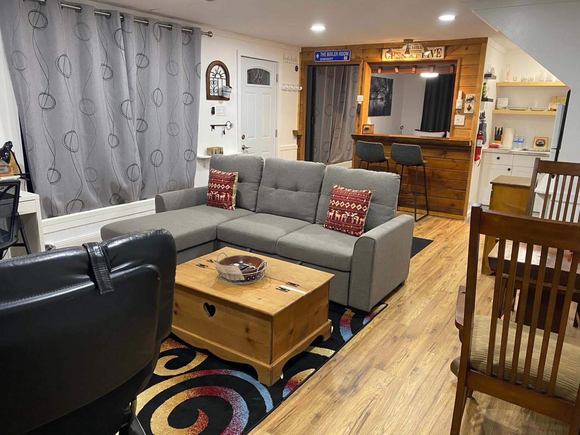 Our Place Up North Bnb Huntsville Eksteriør billede